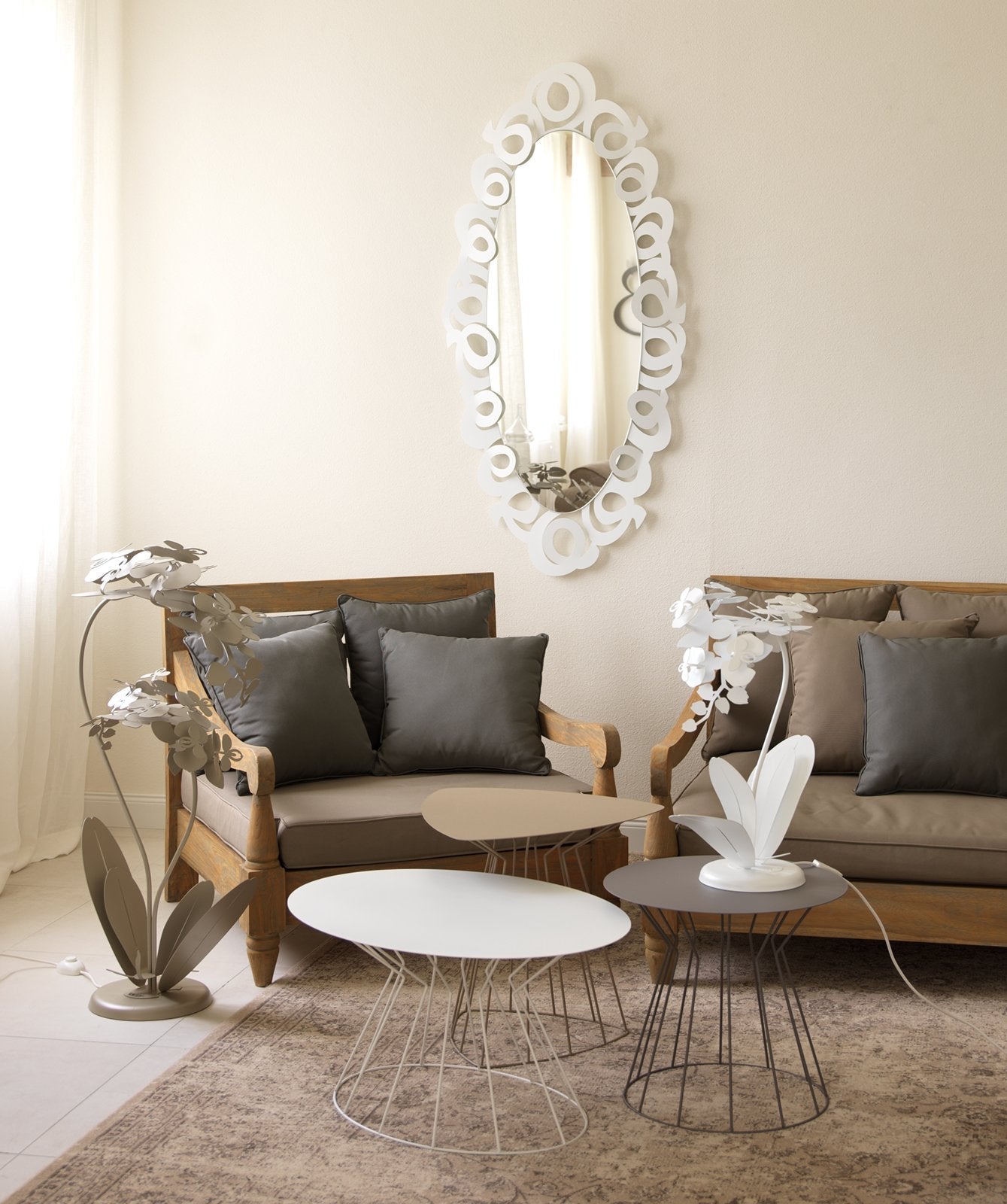 Petite lampe de table florale à motif d'orchidées