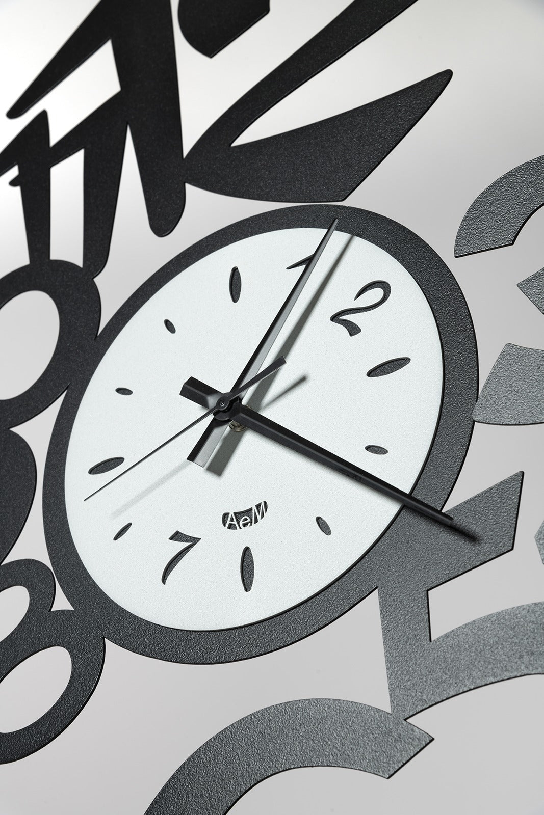 Orologio da parete di design Lupin grande