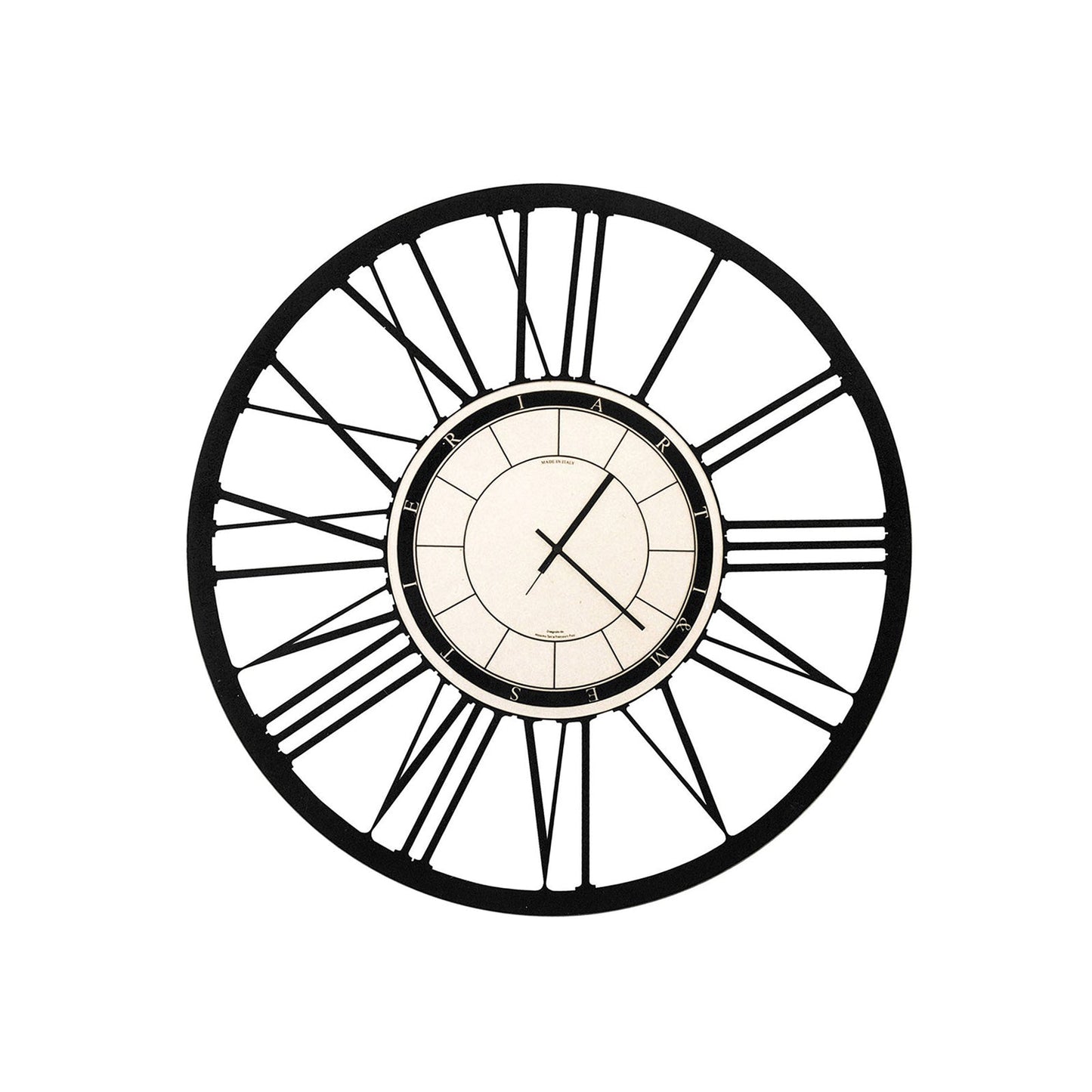 Petite horloge murale au design classique
