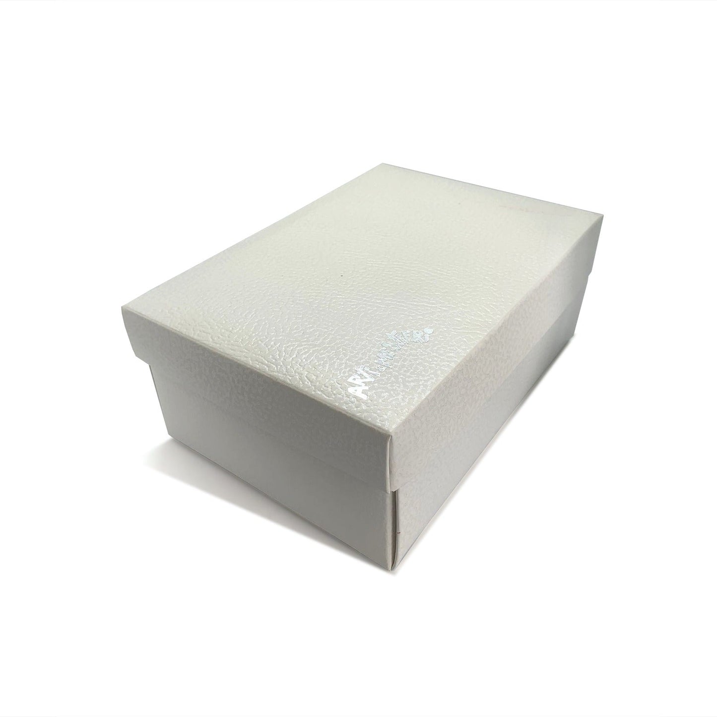 Ten large ivory leather-effect favor boxes