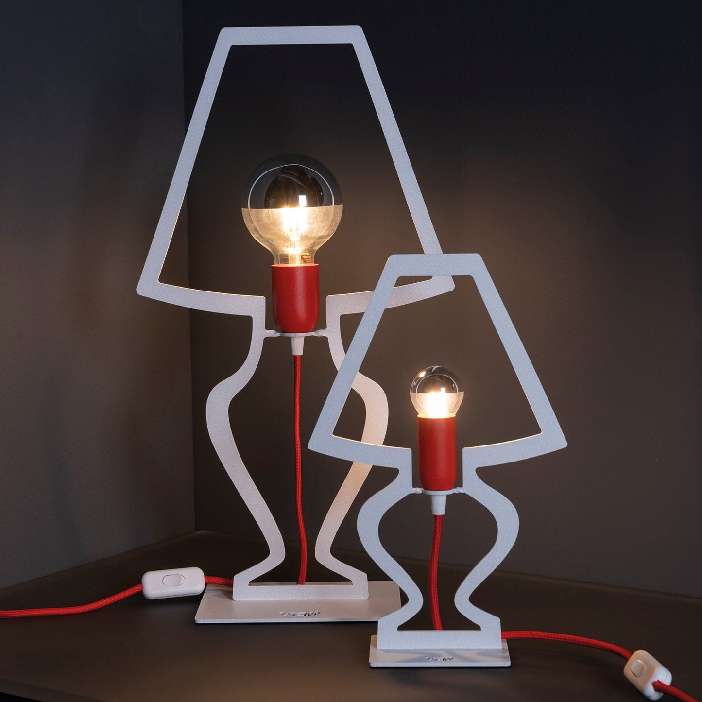 Silhouette small design table lamp