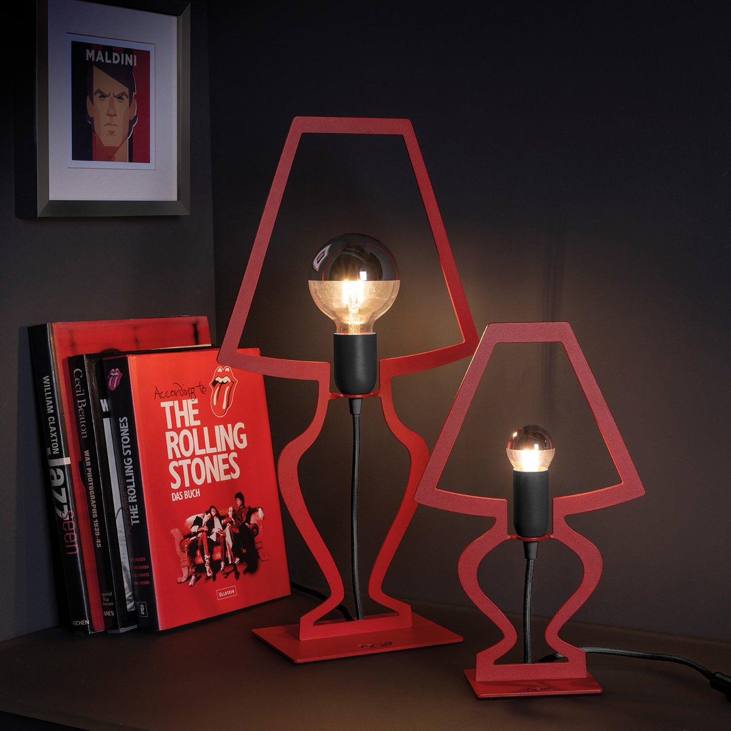 Silhouette small design table lamp