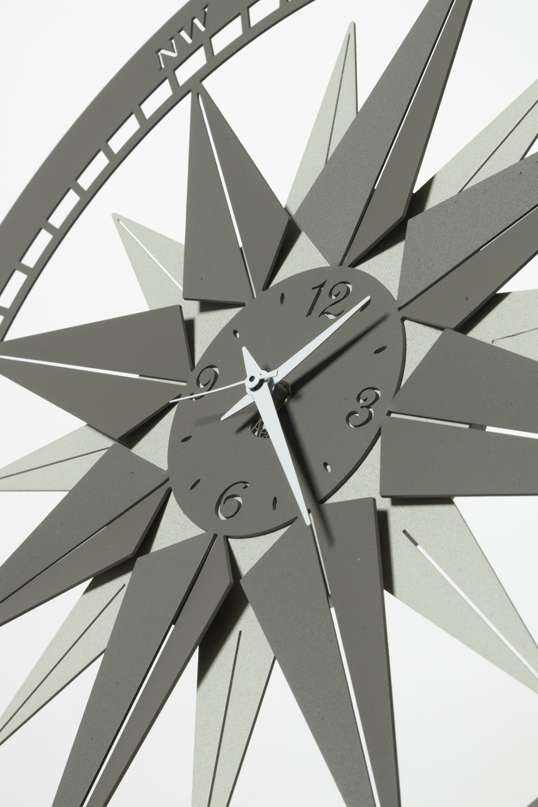 Petite horloge murale spéciale Compass