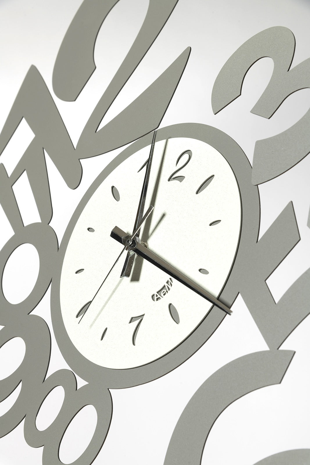 Grande horloge murale design Lupin