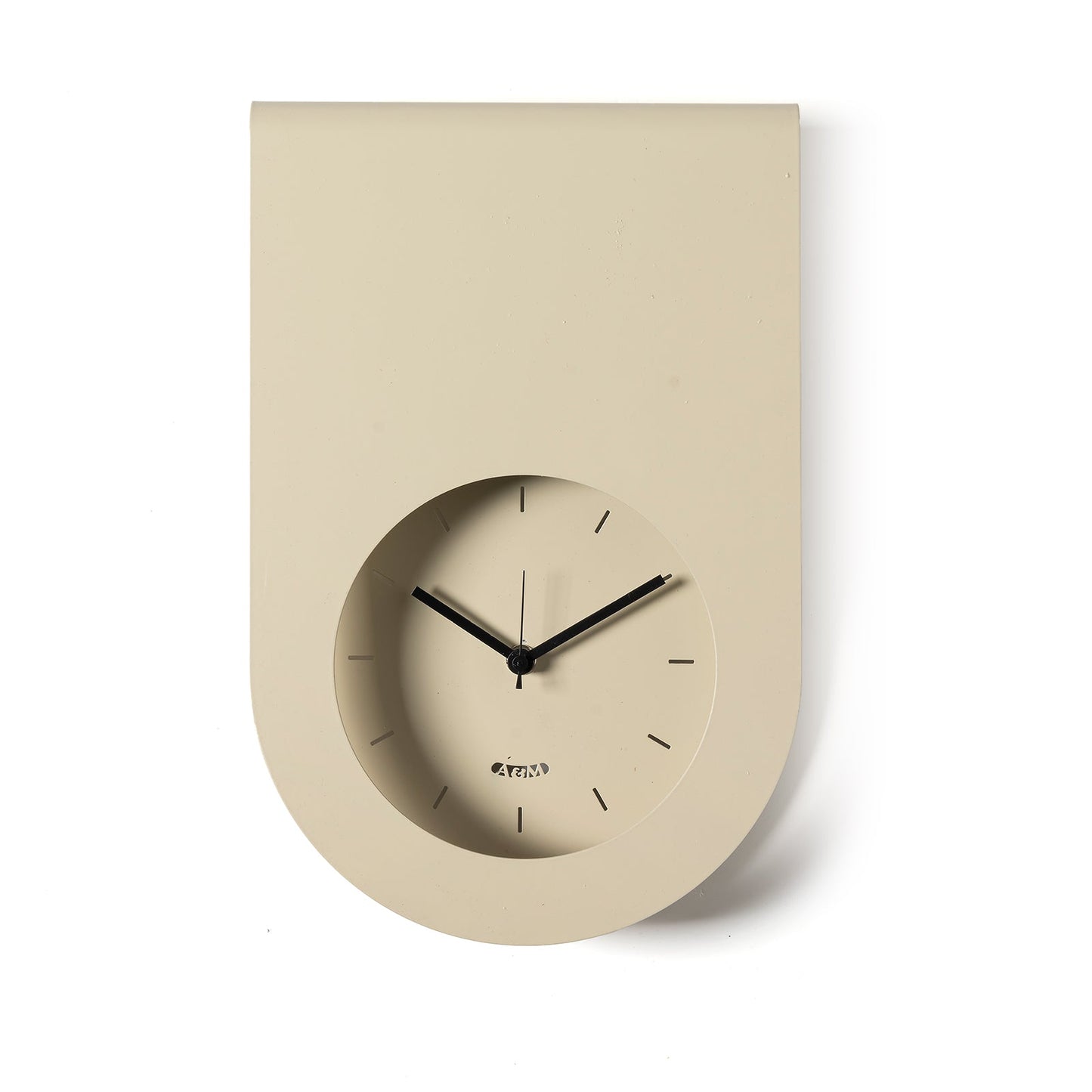 Horloge au design minimaliste Lembo
