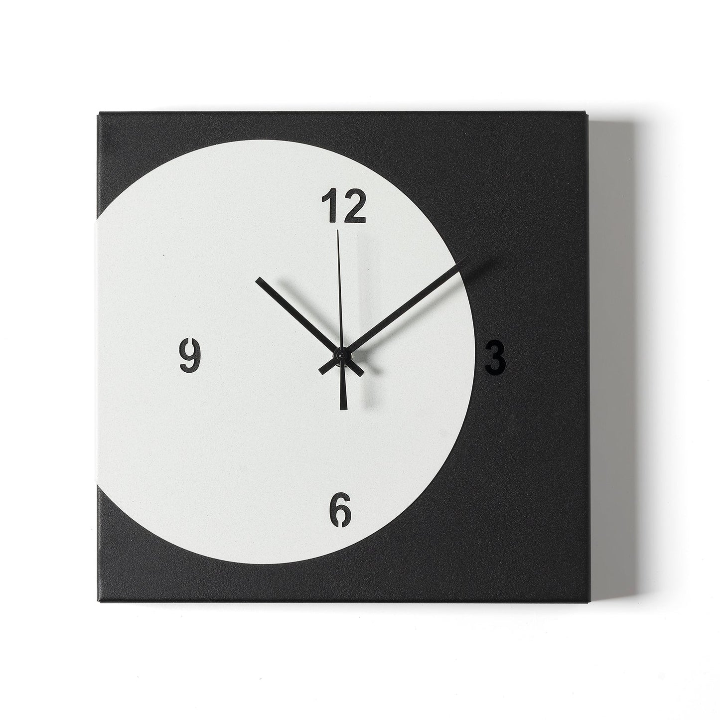 Horloge au design minimaliste Ecleo