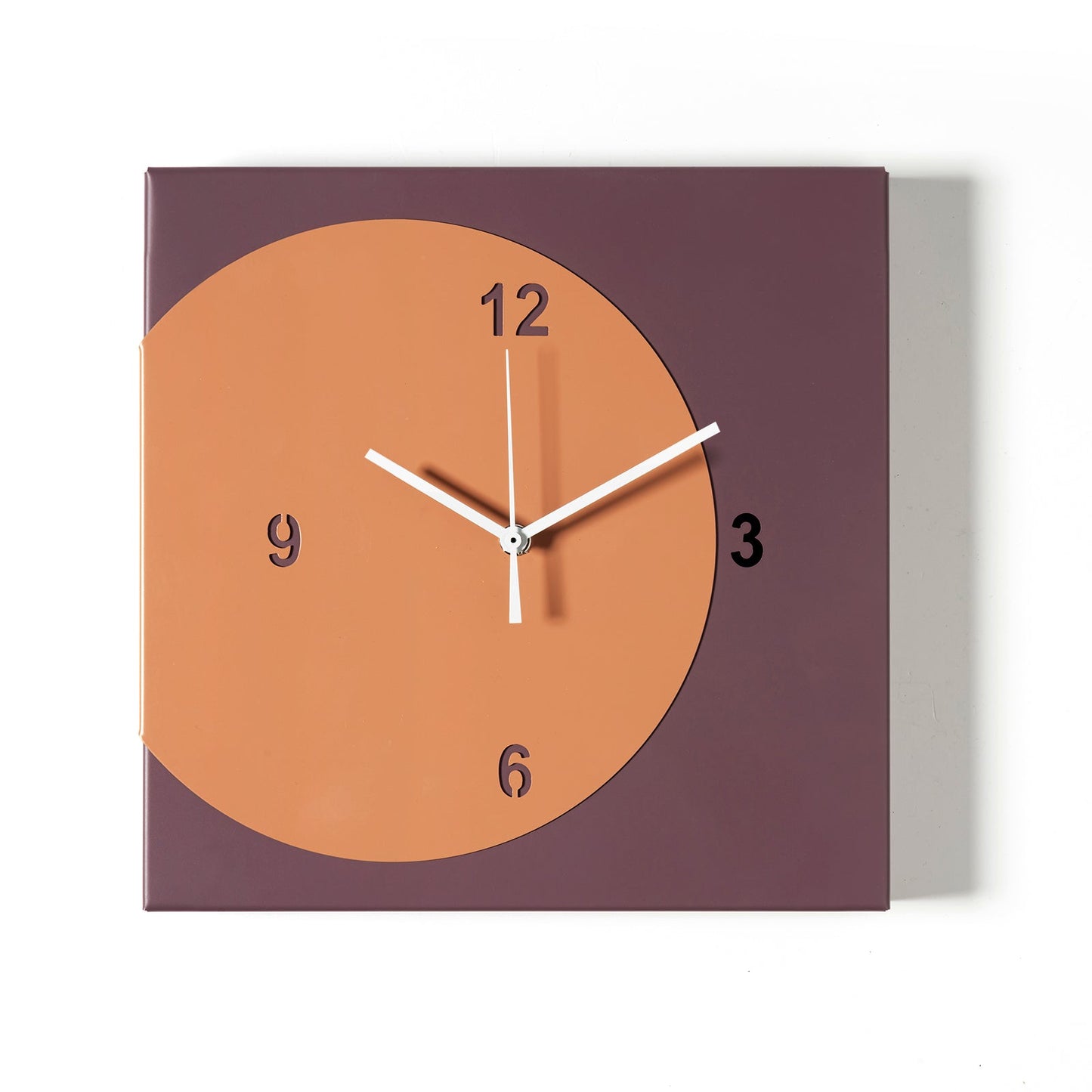 Horloge au design minimaliste Ecleo