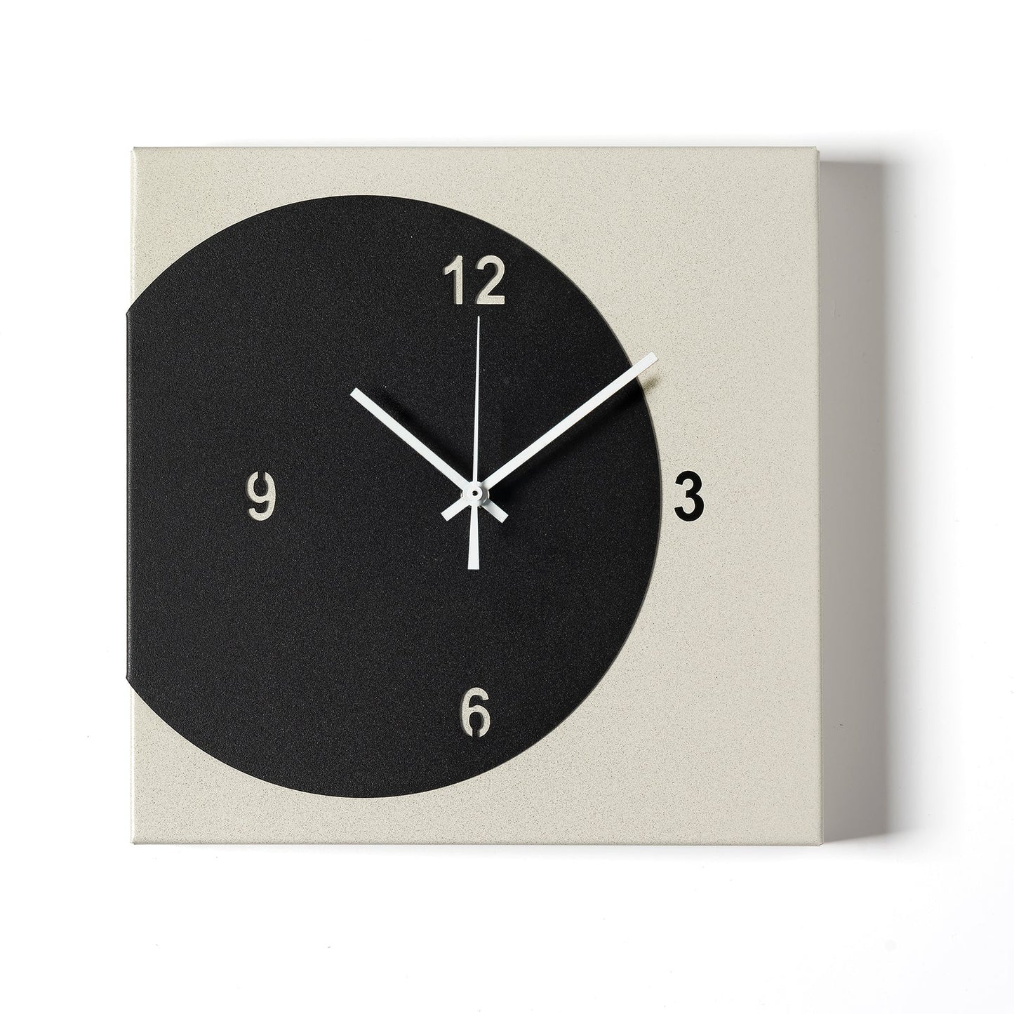 Horloge au design minimaliste Ecleo