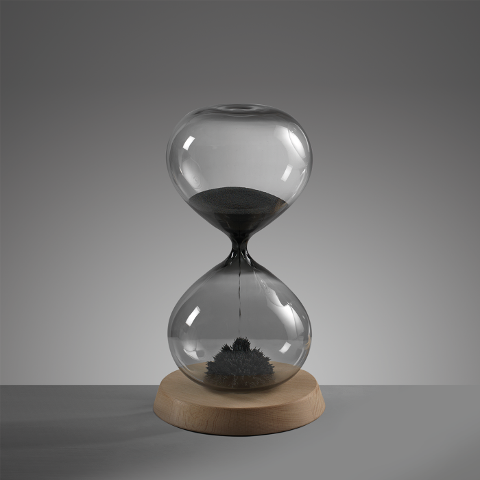 Sablier magnétique en bois de hêtre et verre fumé - H. 25 cm 
