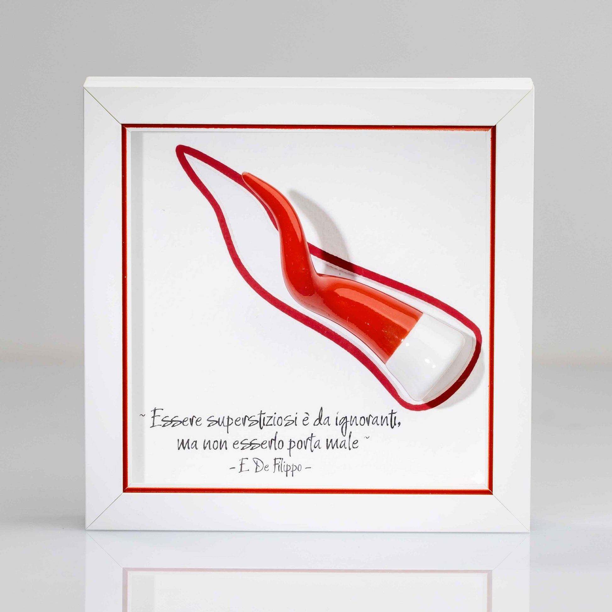 Corno napoletano in ceramica rosso con cornice in legno artigianale rigo  rosso