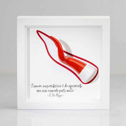 Corno napoletano in ceramica rosso con cornice in legno artigianale tutta bianca