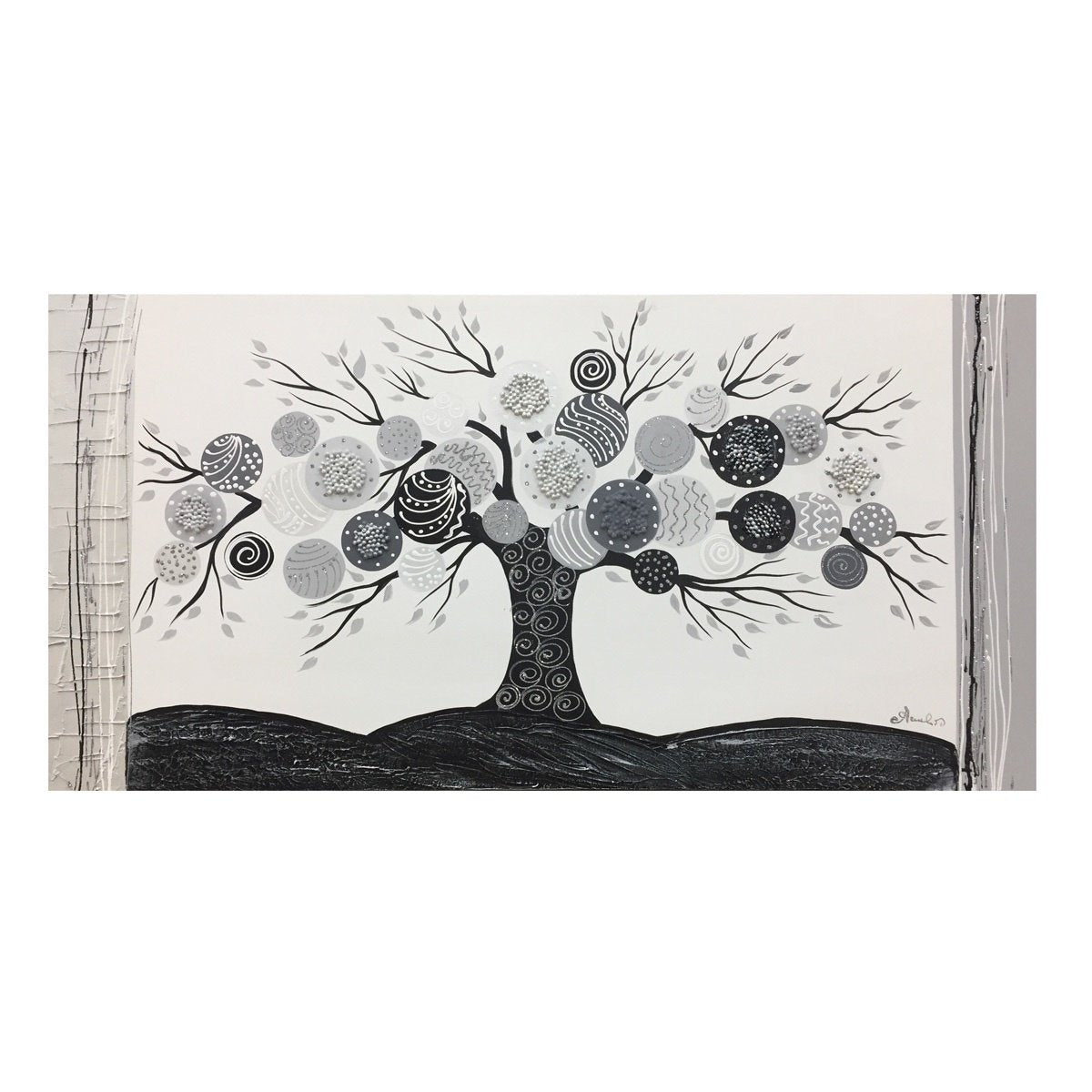 TREE WITH SPHERES IN GRAY SHADES WITH SILVER DECORATIONS