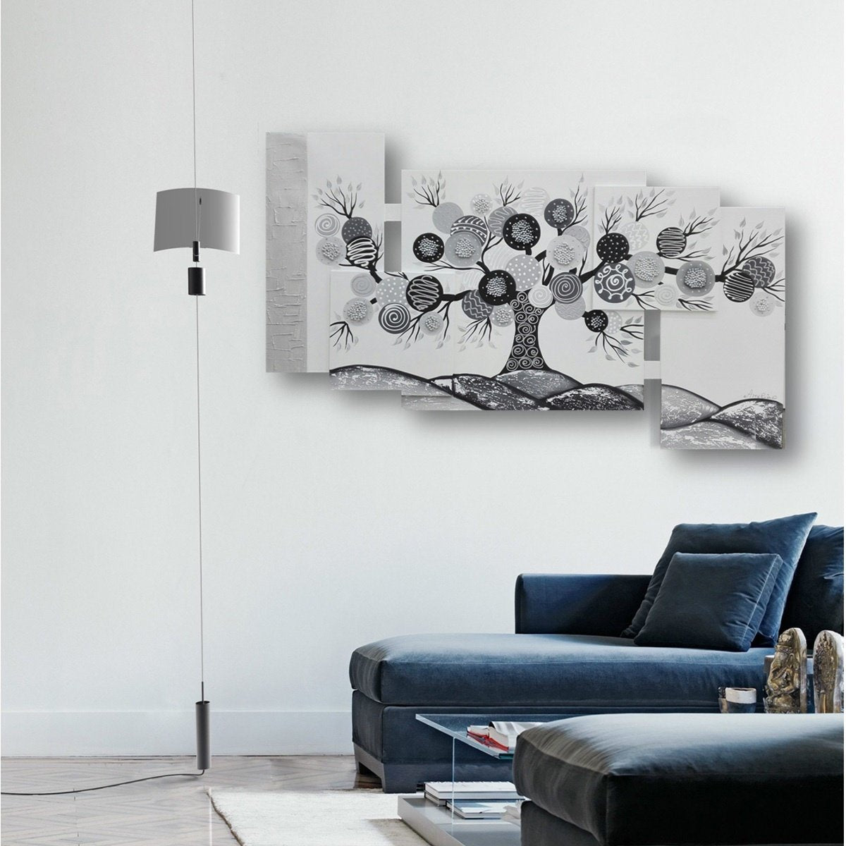 TREE WITH SPHERES IN GRAY SHADES WITH SILVER DECORATIONS