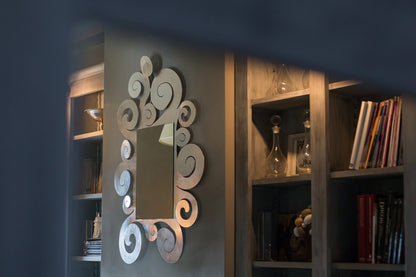 Miroir mural décoré de temple